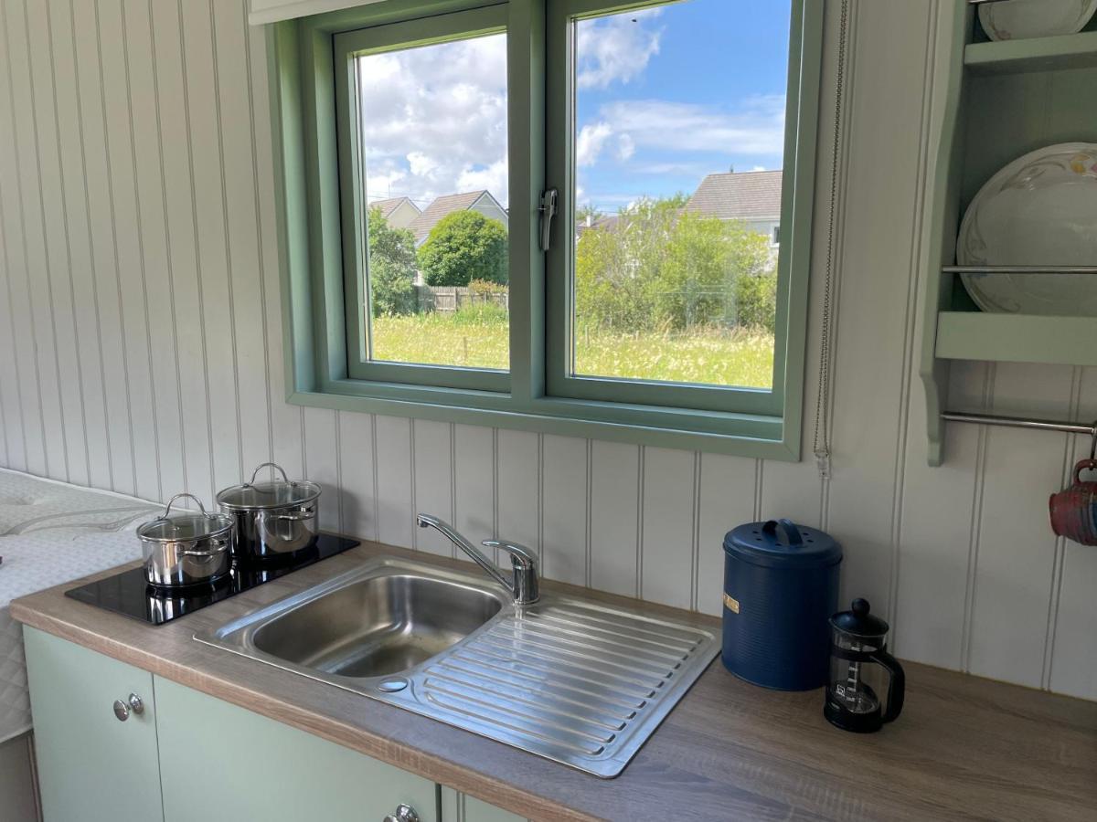 Market Street Shepherd'S Hut Leitrim Dromahair Exterior photo