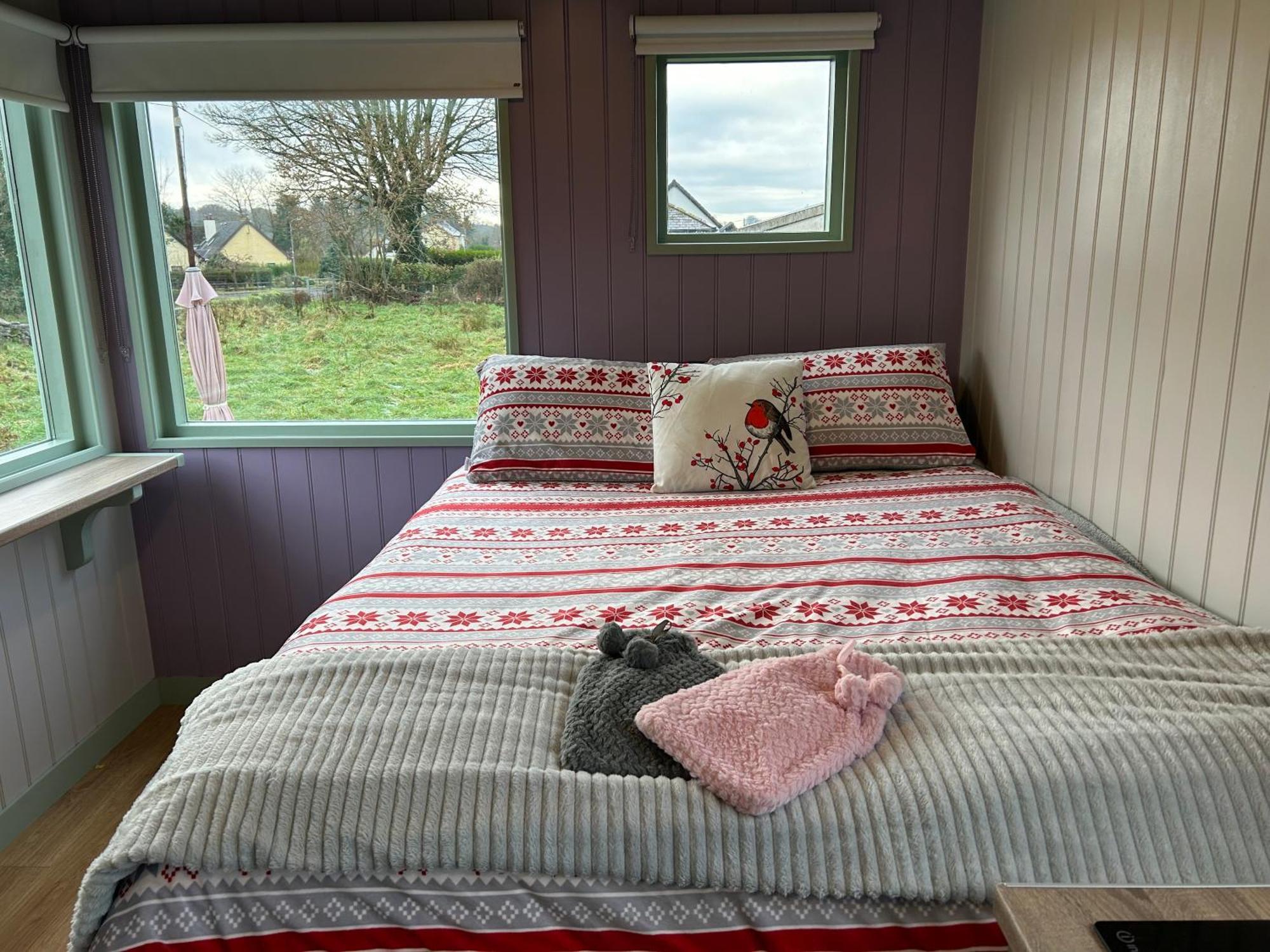 Market Street Shepherd'S Hut Leitrim Dromahair Exterior photo